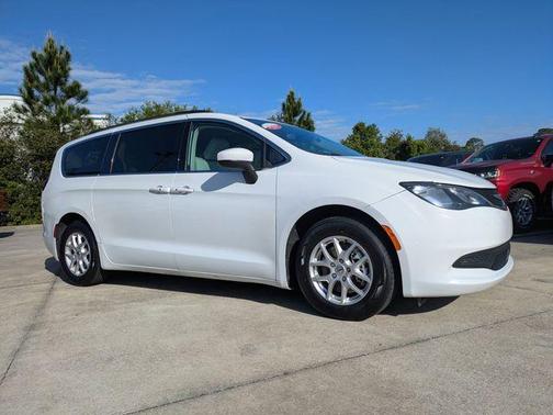 2021 Chrysler Voyager LXI
