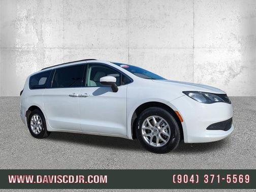 2021 Chrysler Voyager LXI