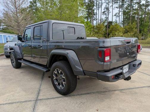 Granite Crystal Clearcoat Metallic 2026 Jeep Gladiator Sport