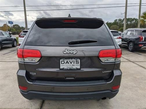 Photo 5 of 25 of 2017 Jeep Grand Cherokee Laredo