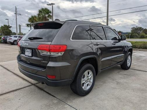 Photo 4 of 25 of 2017 Jeep Grand Cherokee Laredo