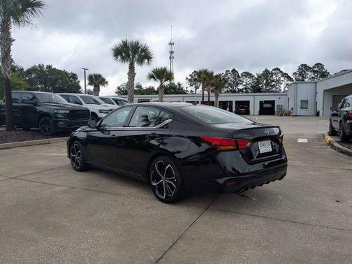 Black 2024 Nissan Altima 2.5 SR