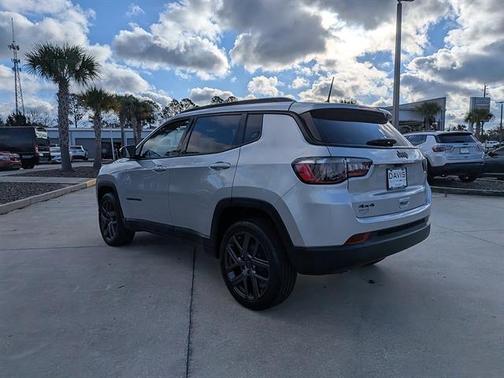 Silver Zynith 2026 Jeep Compass Latitude