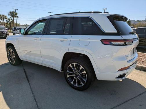 Bright White Clearcoat 2025 Jeep Grand Cherokee 4xe Overland
