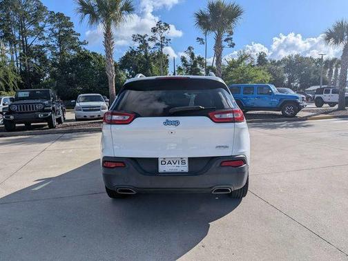 Bright White Clearcoat 2018 Jeep Cherokee Latitude