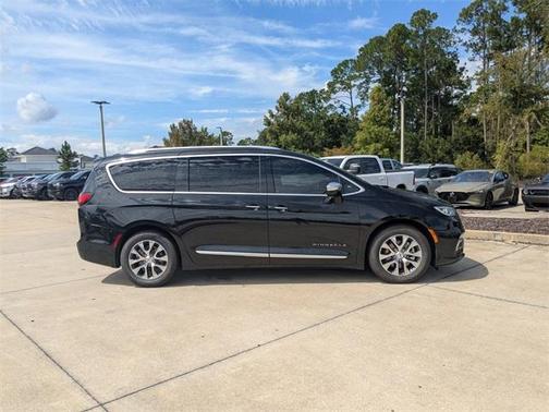 2022 Chrysler Pacifica Hybrid Pinnacle