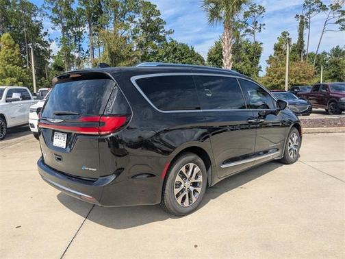 2022 Chrysler Pacifica Hybrid Pinnacle