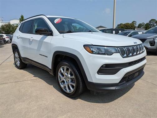 2022 Jeep Compass Latitude Lux