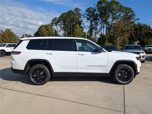 2025 Jeep Grand Cherokee L Laredo