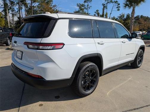 2025 Jeep Grand Cherokee L Laredo