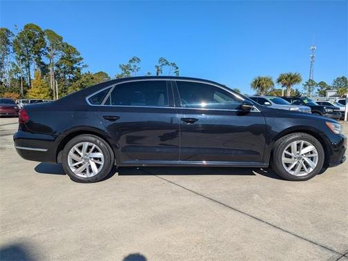 2018 Volkswagen Passat 2.0T SE