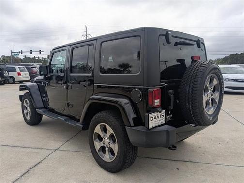 2017 Jeep Wrangler Unlimited Sahara