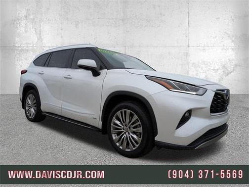 2022 Toyota Highlander Hybrid Platinum