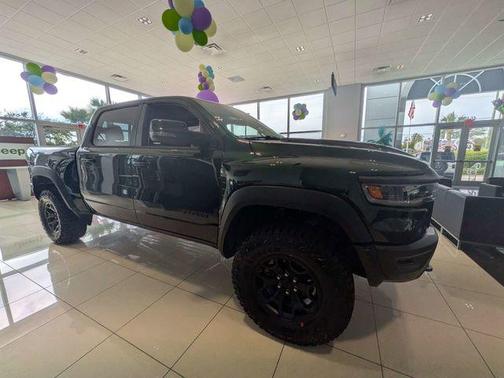 Serrano Red 2026 RAM 1500 RHO
