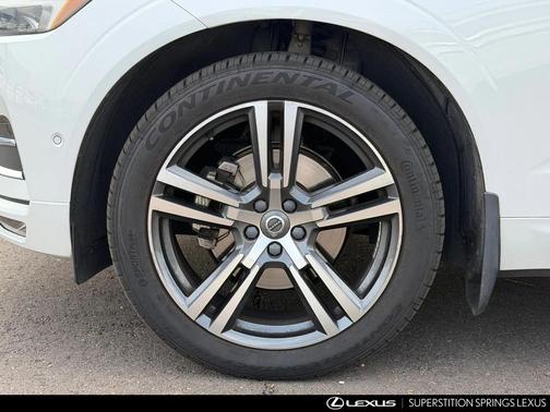 2018 Volvo XC60 T5 Momentum