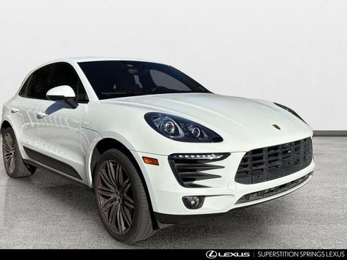 White 2018 Porsche Macan Macan