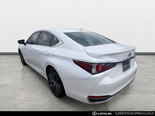 Eminent White Pearl 2025 Lexus ES 300h Base