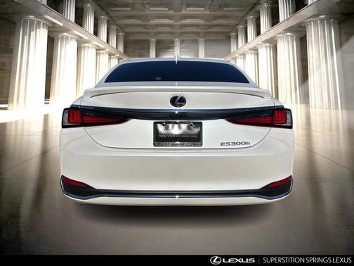 2025 Lexus ES 300h Base