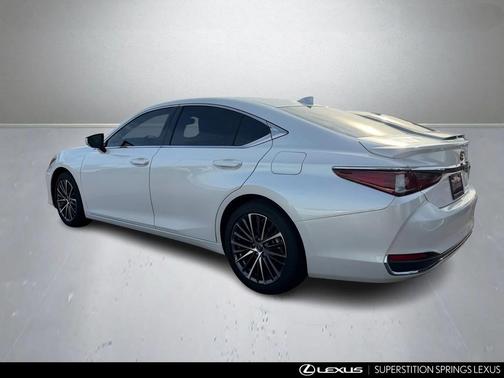 2025 Lexus ES 300h Base