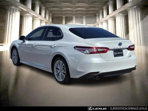 2020 Toyota Camry Hybrid XLE