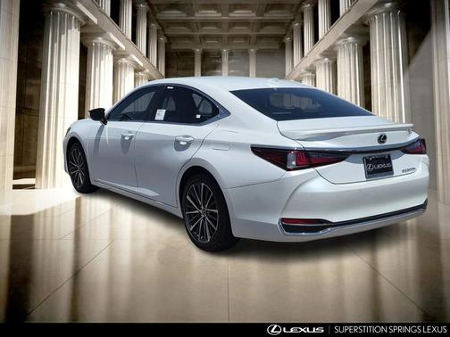 2025 Lexus ES 300h Base