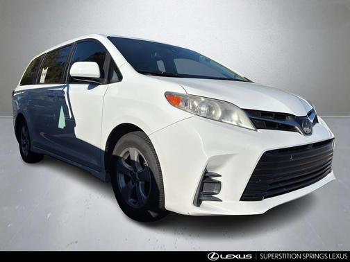 2020 Toyota Sienna LE