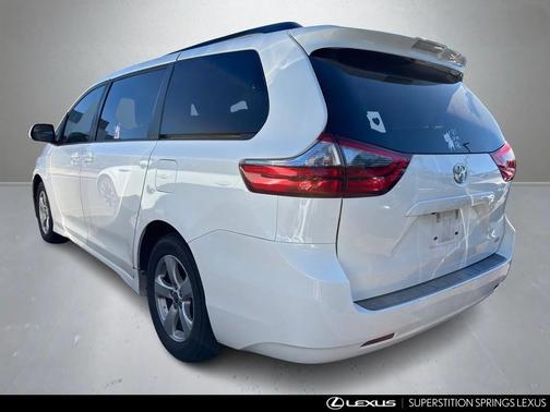 2020 Toyota Sienna LE