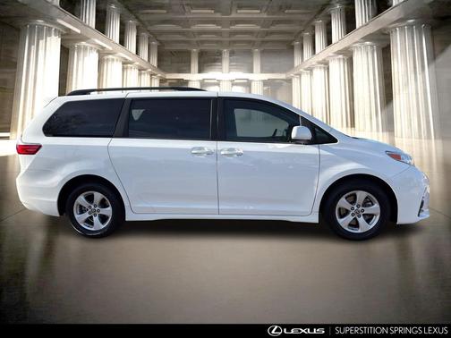 2020 Toyota Sienna LE