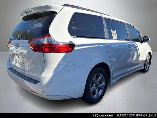 2020 Toyota Sienna LE