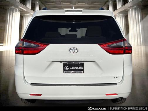 2020 Toyota Sienna LE