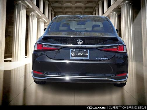 2025 Lexus ES 300h Base