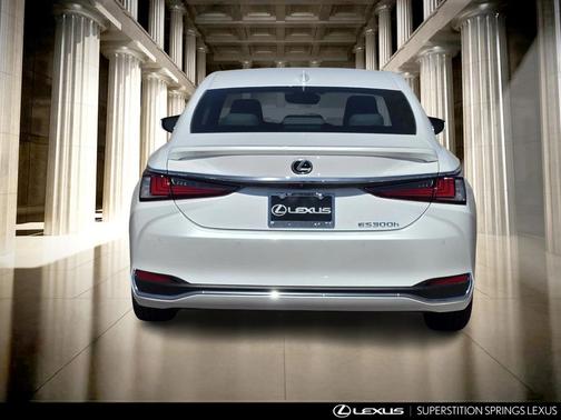 2025 Lexus ES 300h Base