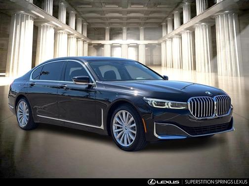 2022 BMW 740 i