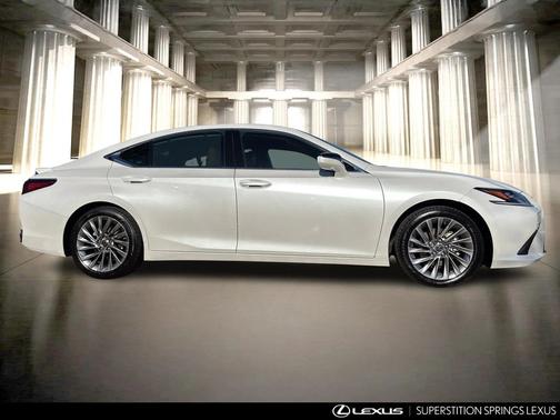 2023 Lexus ES 300h Ultra Luxury