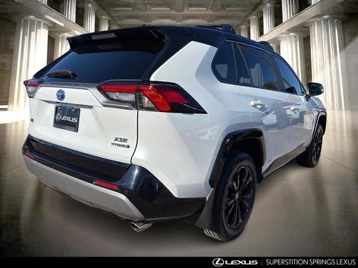 2024 Toyota RAV4 Hybrid SE