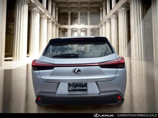 Iridium 2026 Lexus UX 300h Base