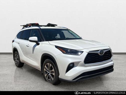 Blizzard Pearl 2021 Toyota Highlander XLE