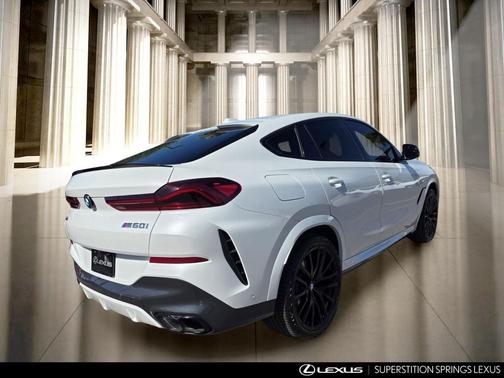 Mineral White 2024 BMW X6 M60i