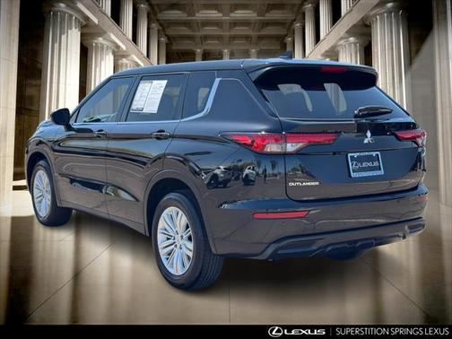 2024 Mitsubishi Outlander ES