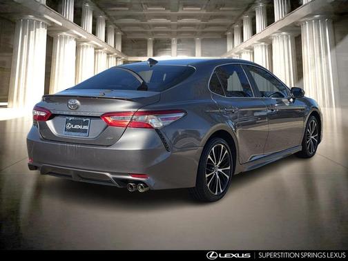 2019 Toyota Camry SE