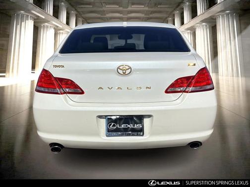 2010 Toyota Avalon XLS