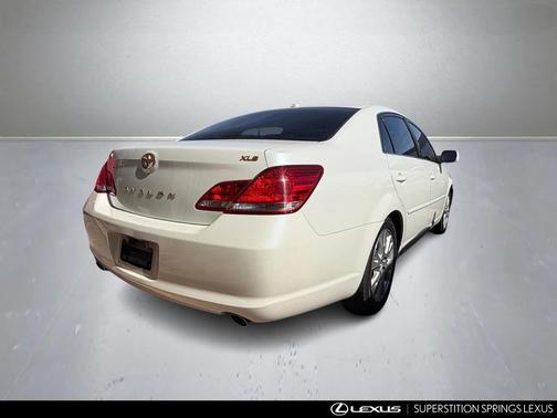 2010 Toyota Avalon XLS