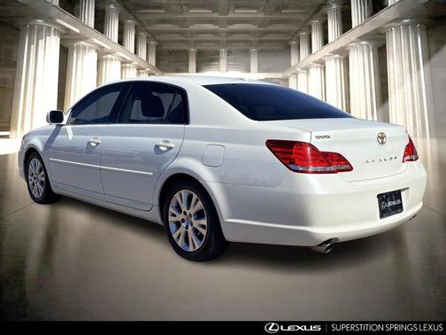 2010 Toyota Avalon XLS