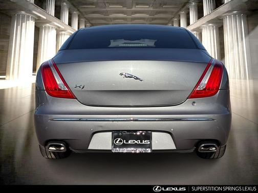 2011 Jaguar XJ Base