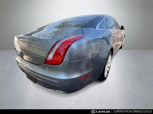 2011 Jaguar XJ Base