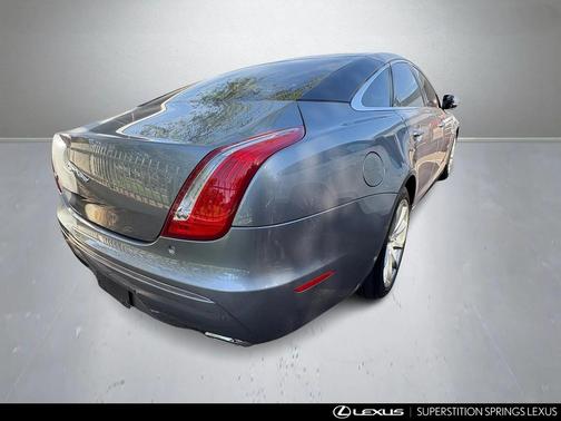 2011 Jaguar XJ Base