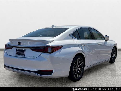 Eminent White Pearl 2025 Lexus ES 300h Base