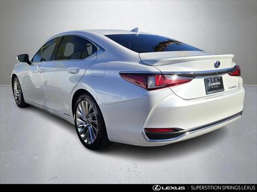 2019 Lexus ES 300h Luxury
