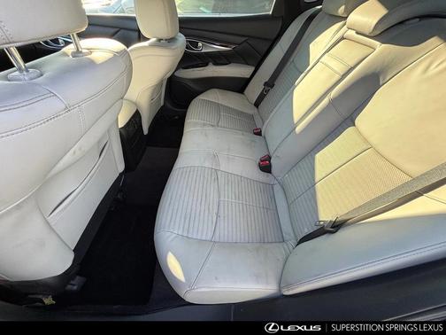 2017 INFINITI Q70 3.7