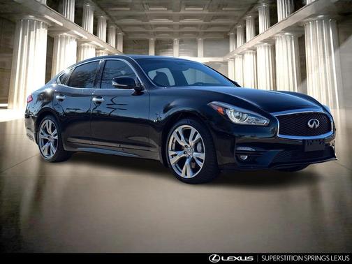 2017 INFINITI Q70 3.7